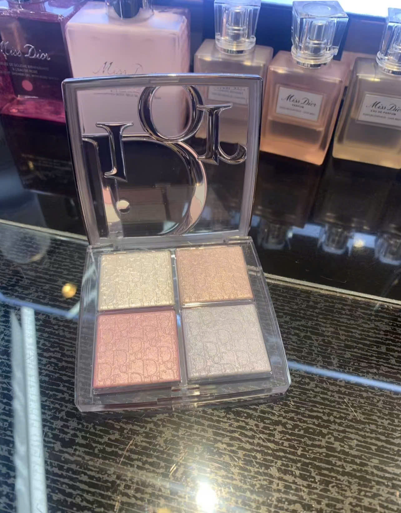 Highlight Má Hồng DIOR 4 ô Backstage Glow Maximizer Palette 2025