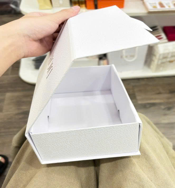 Túi, hộp, ruy băng DIOR chính hãng