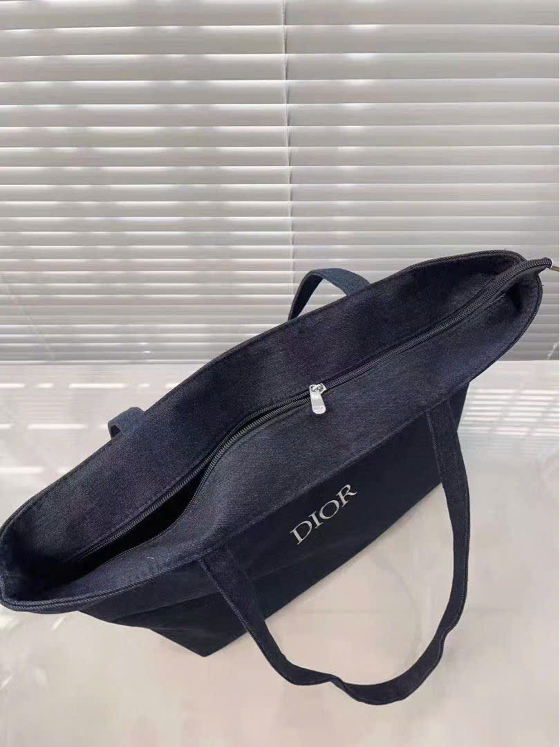 Túi cói DIOR Vip Gift Compliment Chính Hãng