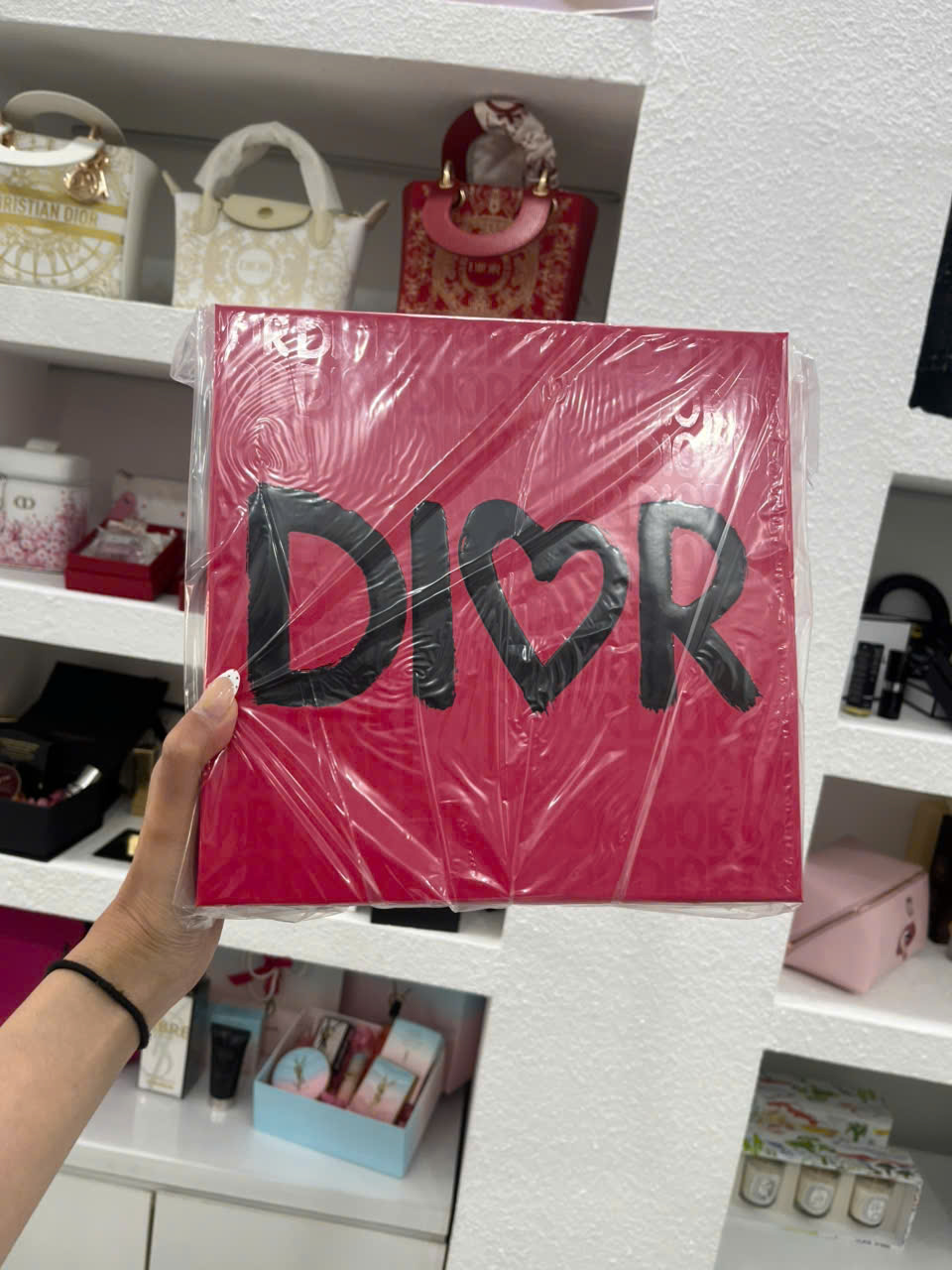 Túi giấy, hộp quà, ruy băng DIOR chính hãng