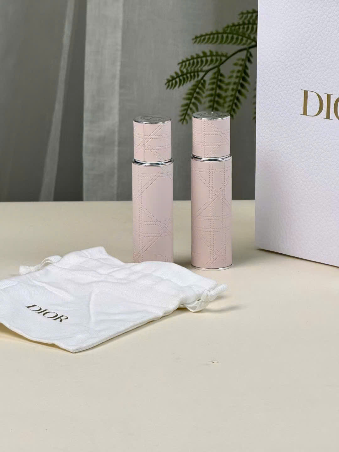 (Case Refill) Nước Hoa Miss DIOR và Sauvage Nam Bản Chai Chiết 10ml Kèm Case (Vỏ có thể chiết được khi dùng hết nước hoa)
