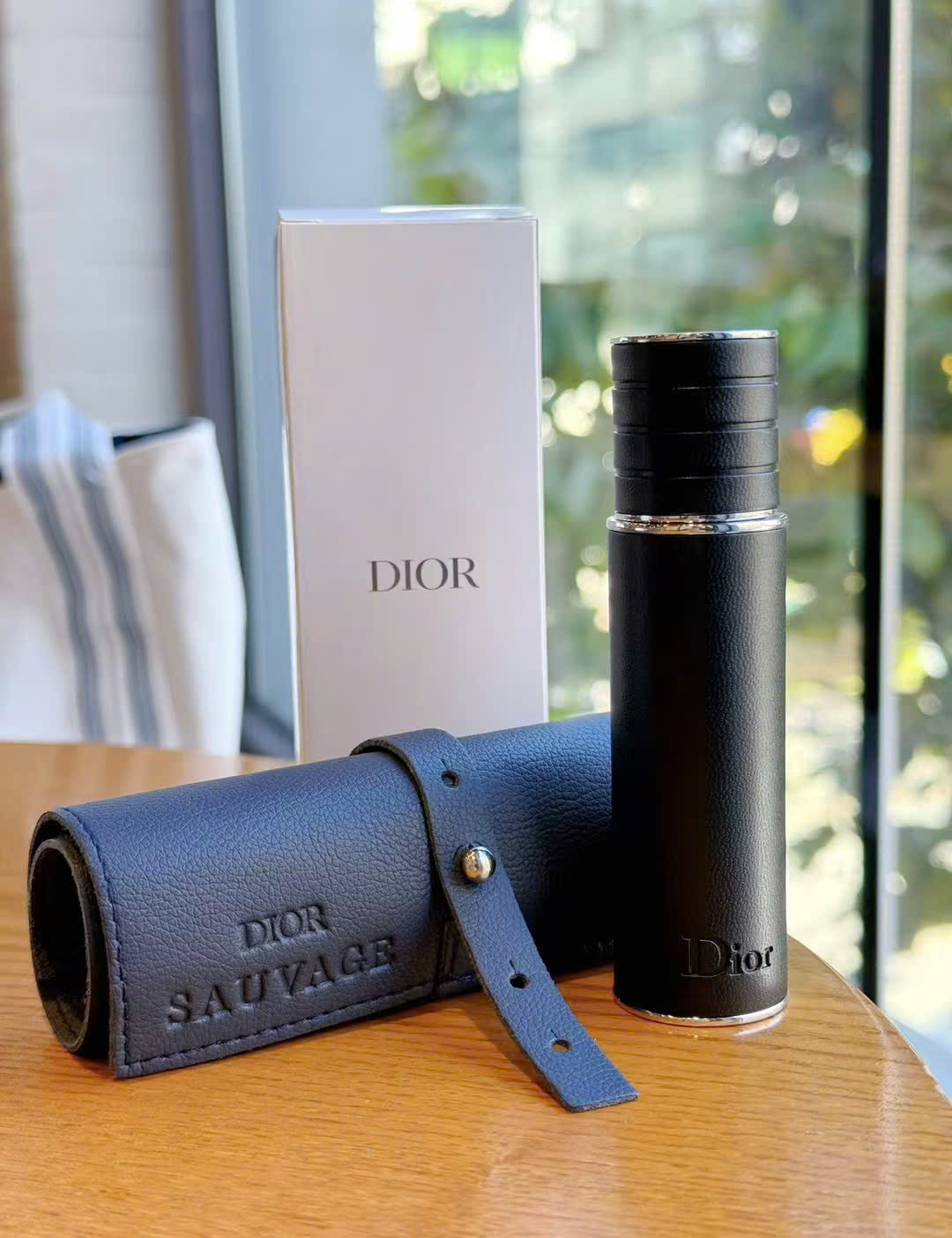 (Case Refill) Nước Hoa Miss DIOR và Sauvage Nam Bản Chai Chiết 10ml Kèm Case (Vỏ có thể chiết được khi dùng hết nước hoa)