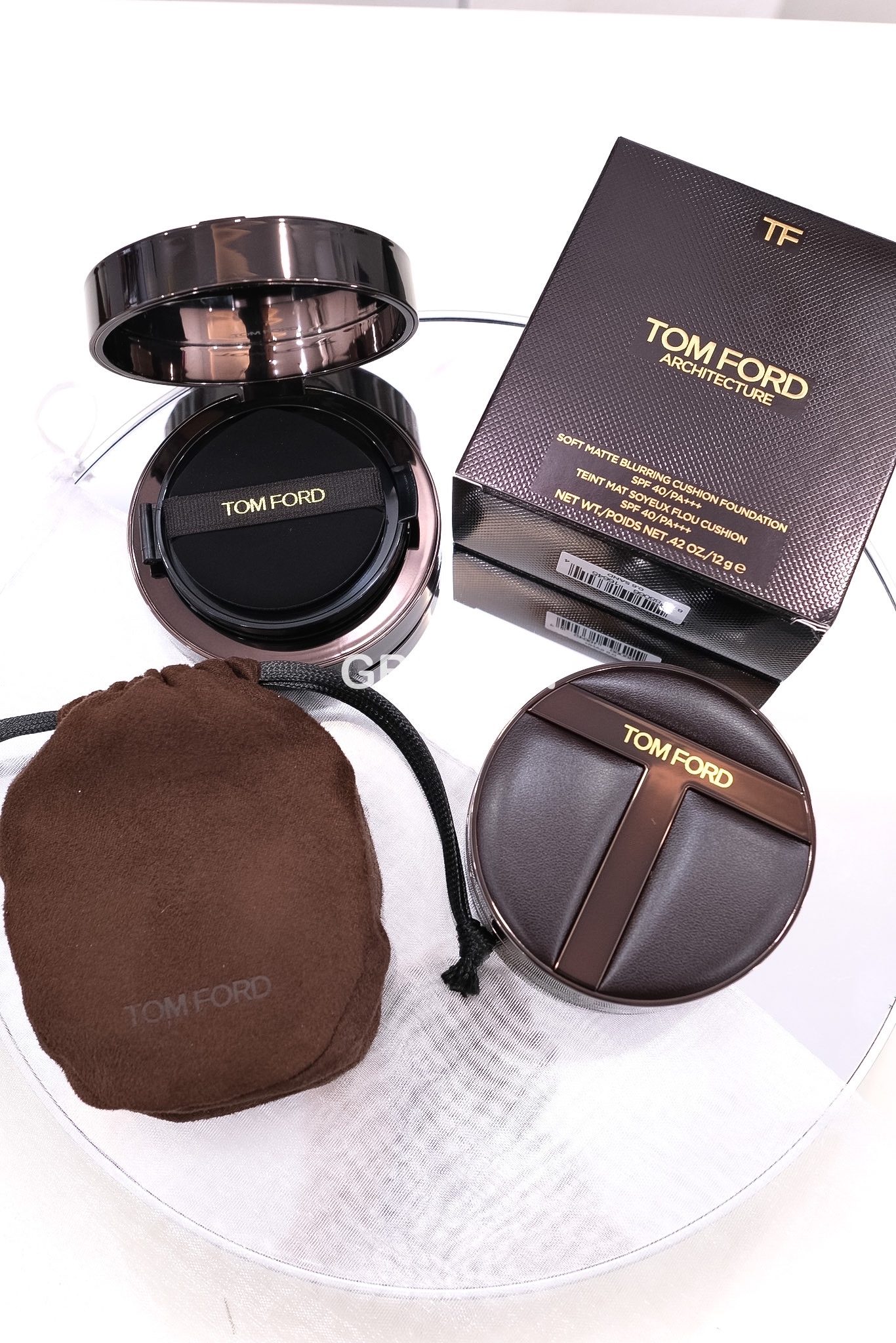 Cushion TOM FORD Architecture Soft Matte Blurring SPF 40/PA++++