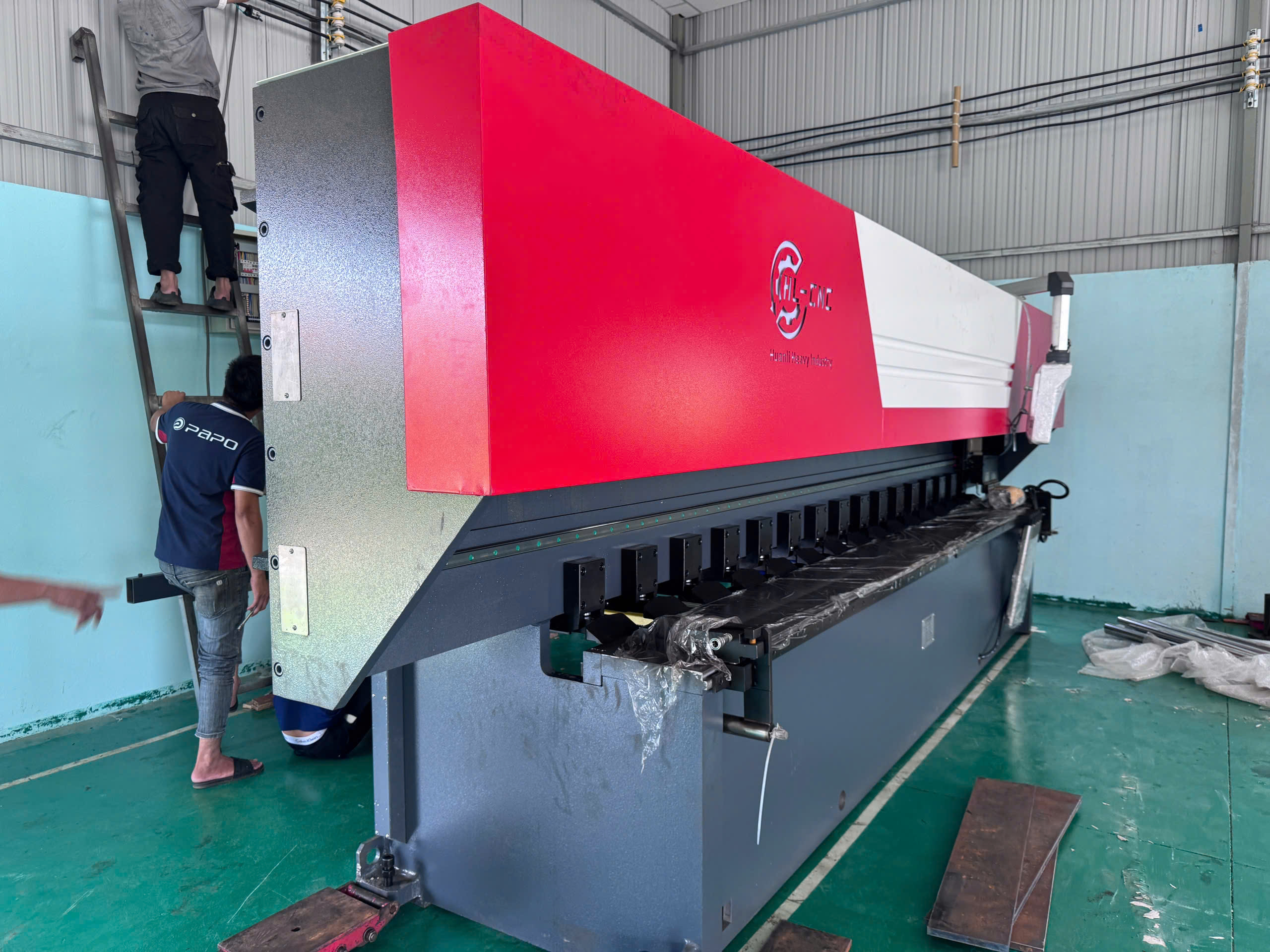 Anh Khách Ở Hóc Môn