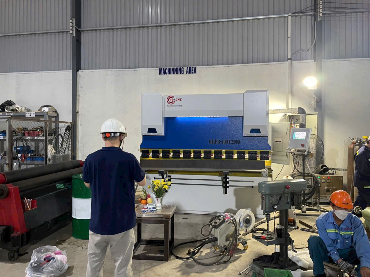 Anh Khách Ở Đồng Nai