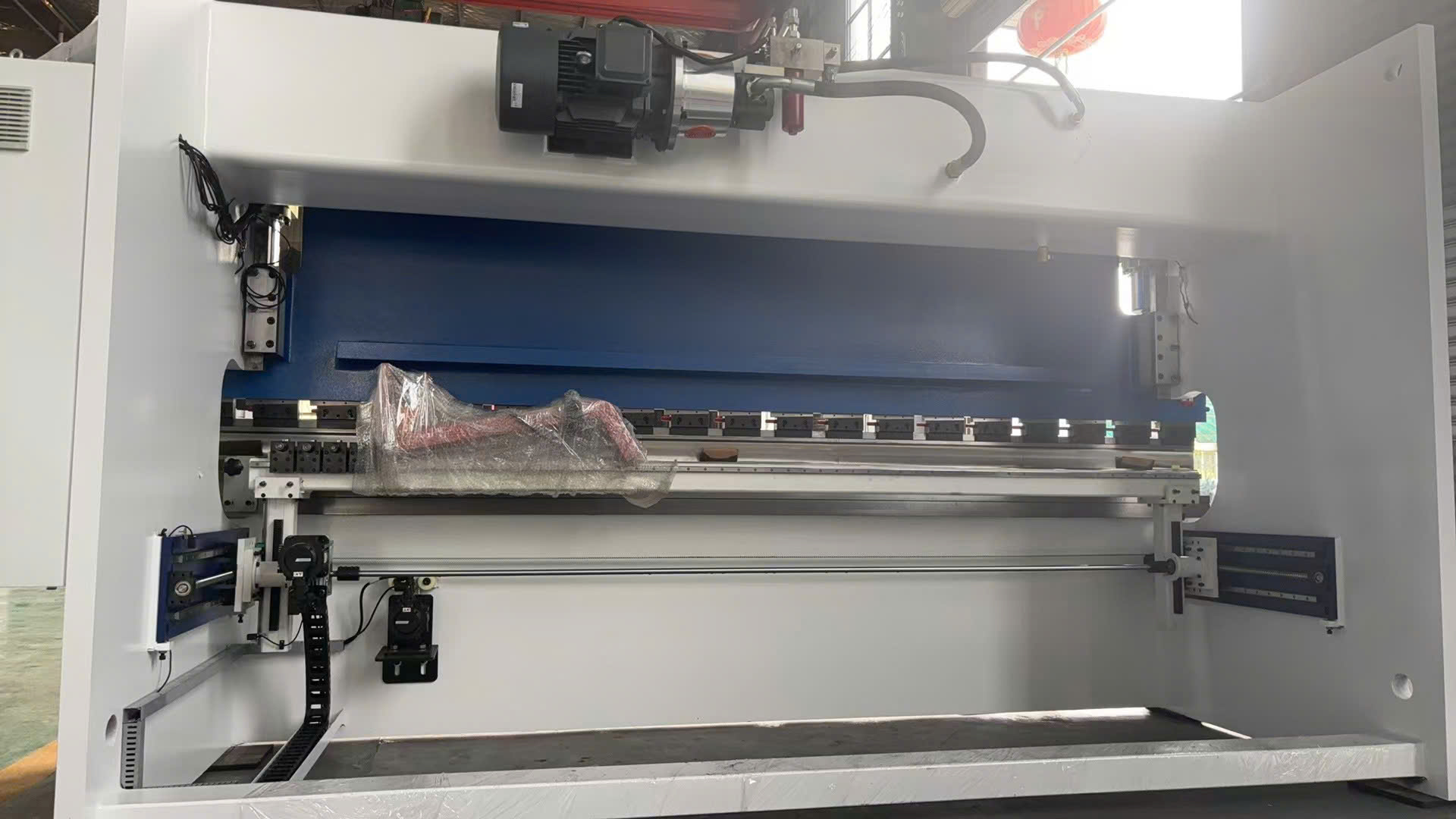 Máy Chấn CNC 130Tấn 4M