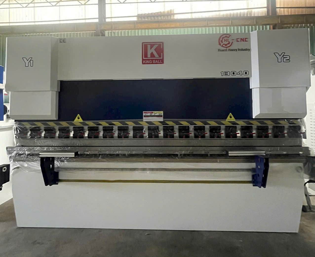 Máy Chấn CNC 130Tấn 4M (4N+1)