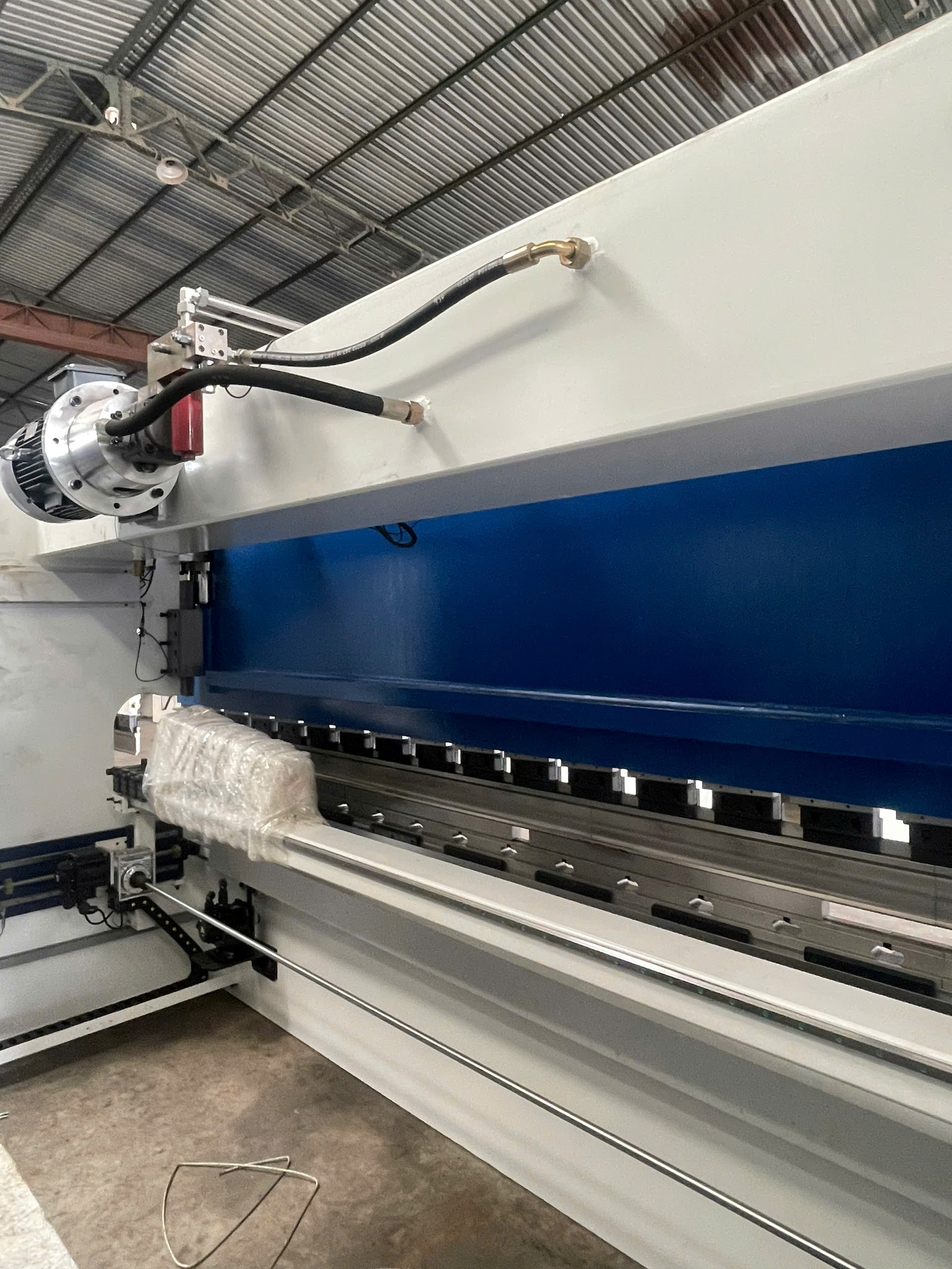 Máy Chấn CNC 110T 4M