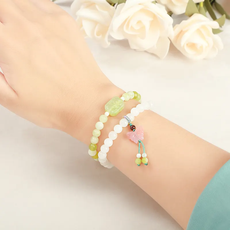 Vòng Phong Thủy Nữ Đeo Tay Nào? Lựa Chọn Vòng Phù Hợp Với Từng Cung Mệnh