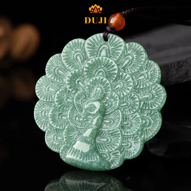 Mặt dây chuyền hình con công bằng đá Jadeite thiên nhiên nguyên chất