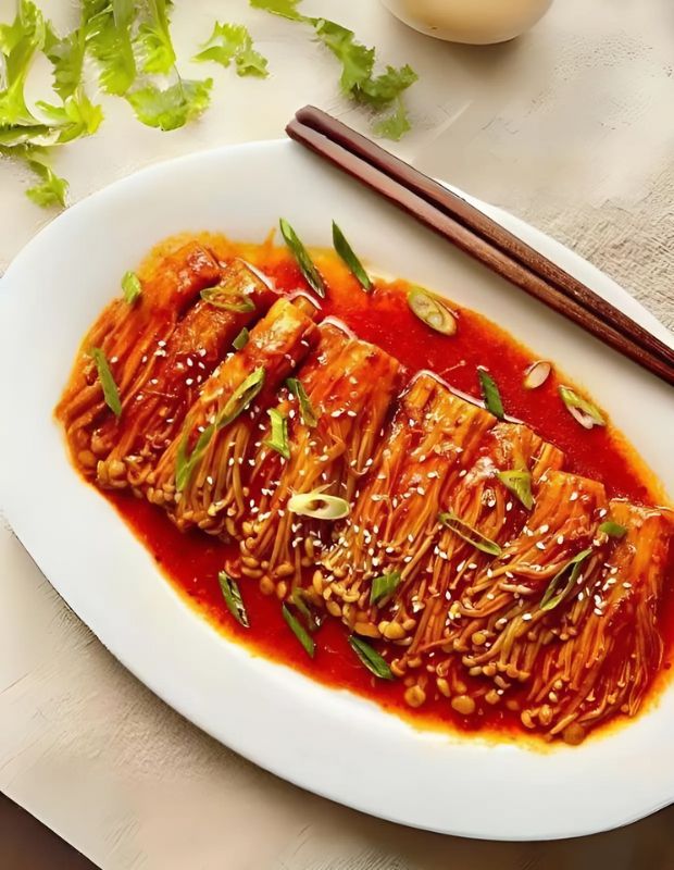 Nấm kim châm sốt cay chay mặn đều dùng được