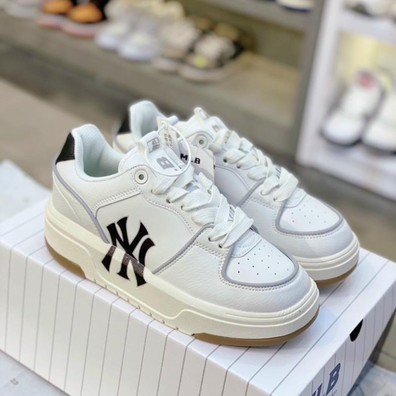 Giày sneaker chunky liner trắng viền xám