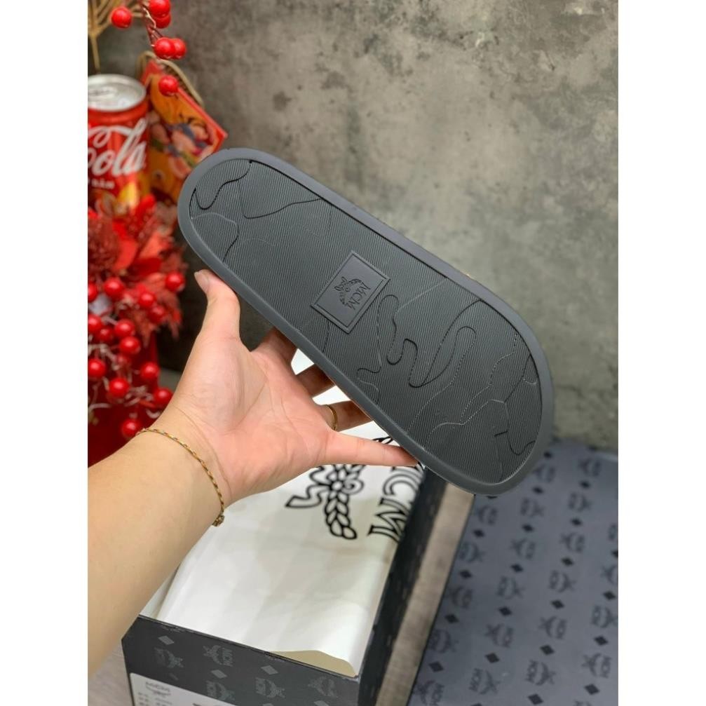 Dép quai ngang nam nữ M.C mác sành điệu.mẫu dép thời trang quai ngang đế PU chống trơn siêu cá tính FULL SIZE 37-43
