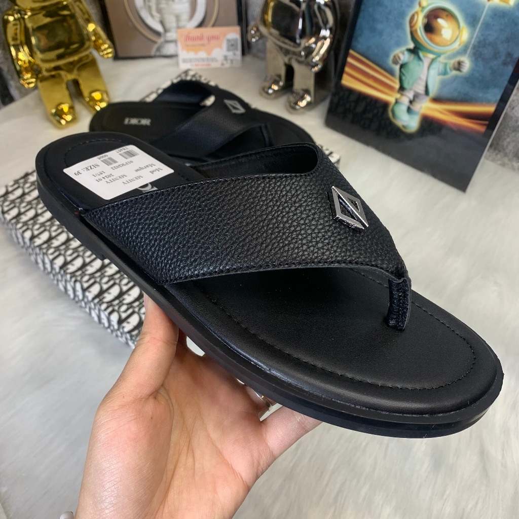 Dép xỏ Ngón Nam nữ Tông Lào Thái Mẫu Diorrs Mới 2024 Cập Bến,Dép Lê logo dior kim loại họa tiết đen sang chảnh