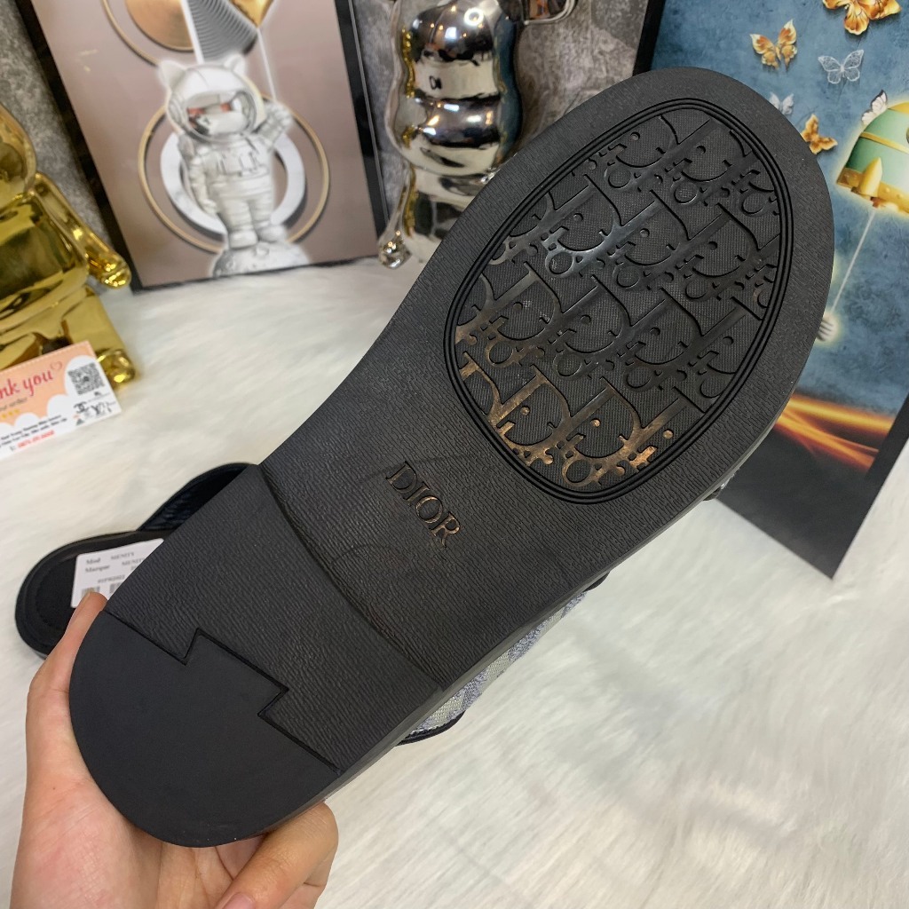 Dép quai chéo Dior Vải Canvas Thêu Họa Tiết ,Dép thời trang nam 2024 siêu Nhẹ,Dép thời trang nam nữ quai chéo mẫu mới