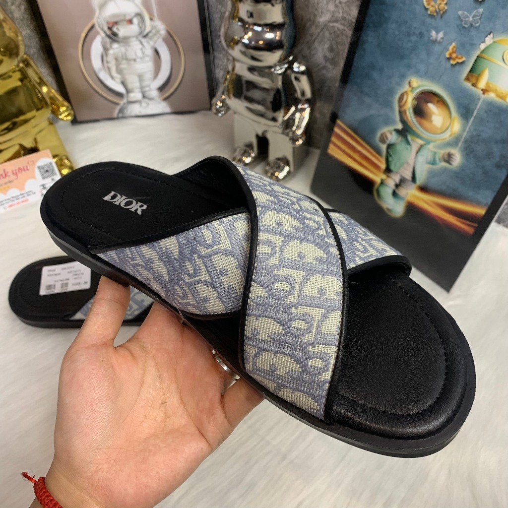 Dép quai chéo Dior Vải Canvas Thêu Họa Tiết ,Dép thời trang nam 2024 siêu Nhẹ,Dép thời trang nam nữ quai chéo mẫu mới