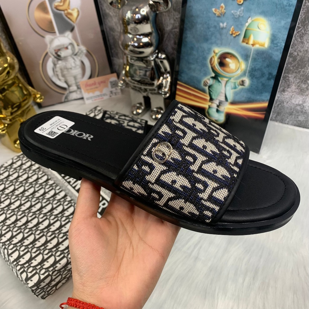 Dép quai ngang Dior Vải Canvas Thêu Họa Tiết ,Dép thời trang nam 2024 siêu Nhẹ,Dép thời trang nam nữ quai ngang mẫu mới
