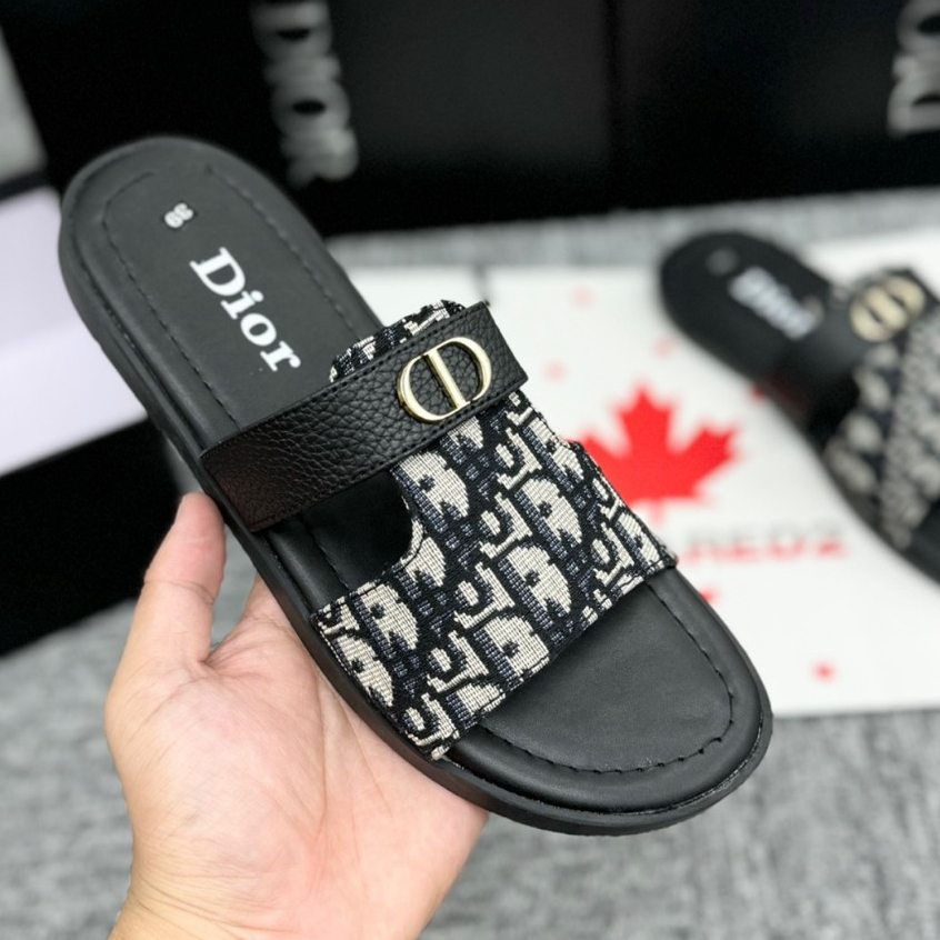 Dép lê nam quai ngang CD quai da Pu đen phối vải dệt vân chữ monogram tag logo bạc đế cao su đúc, Dép DIO Đế Khâu Thêu