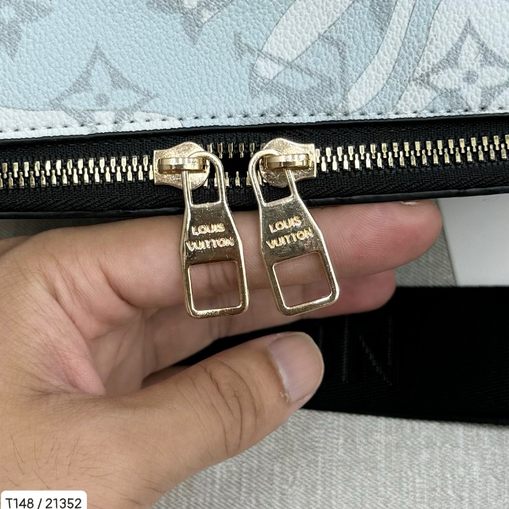 Túi Đeo Chéo Unisex Alpha Wearable,Size 19, Chất Liệu Da Bò, Check On Code,Full Box, Túi Vải Thẻ Bill, Bảo Hành 12 Tháng