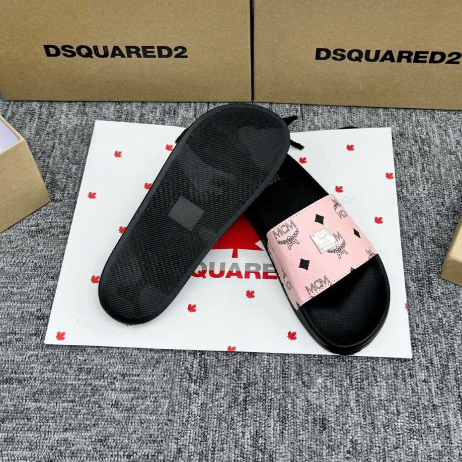 Dép Nam Nữ MờCêMờ Hồng Quai Ngang Đính Tag Logo kim loại SIêu Đẹp full box - Dép Quai Ngang Nam Nữ M.C.M Phối Màu
