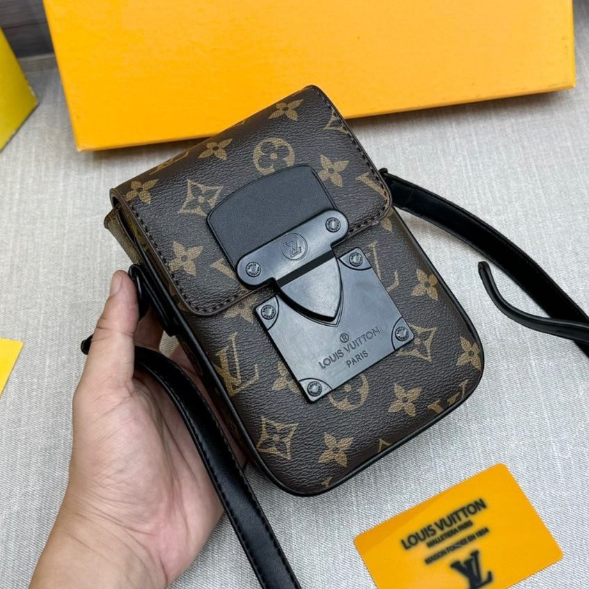 Túi phone L.V nam châm 2 ngăn , túi xách DA đeo chéo 2 ngăn tiện lợi, dệt khoá L.V, phong cách cá tính trẻ trung 2025