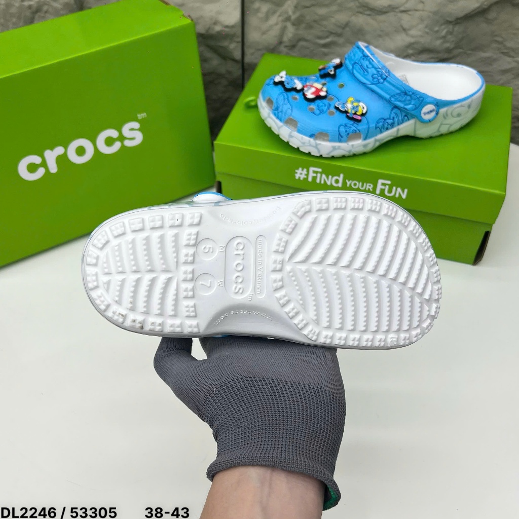 Dép lê nam nữ cờ róc quai đính sờ tích cơ  cao cấp phối logo kim loai màu xanh cực sang full box 2025