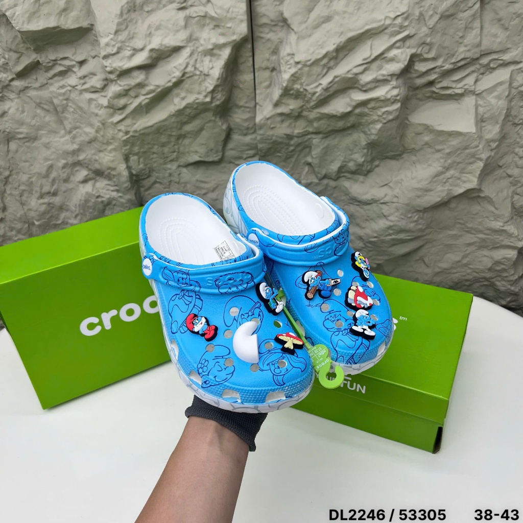 Dép lê nam nữ cờ róc quai đính sờ tích cơ  cao cấp phối logo kim loai màu xanh cực sang full box 2025
