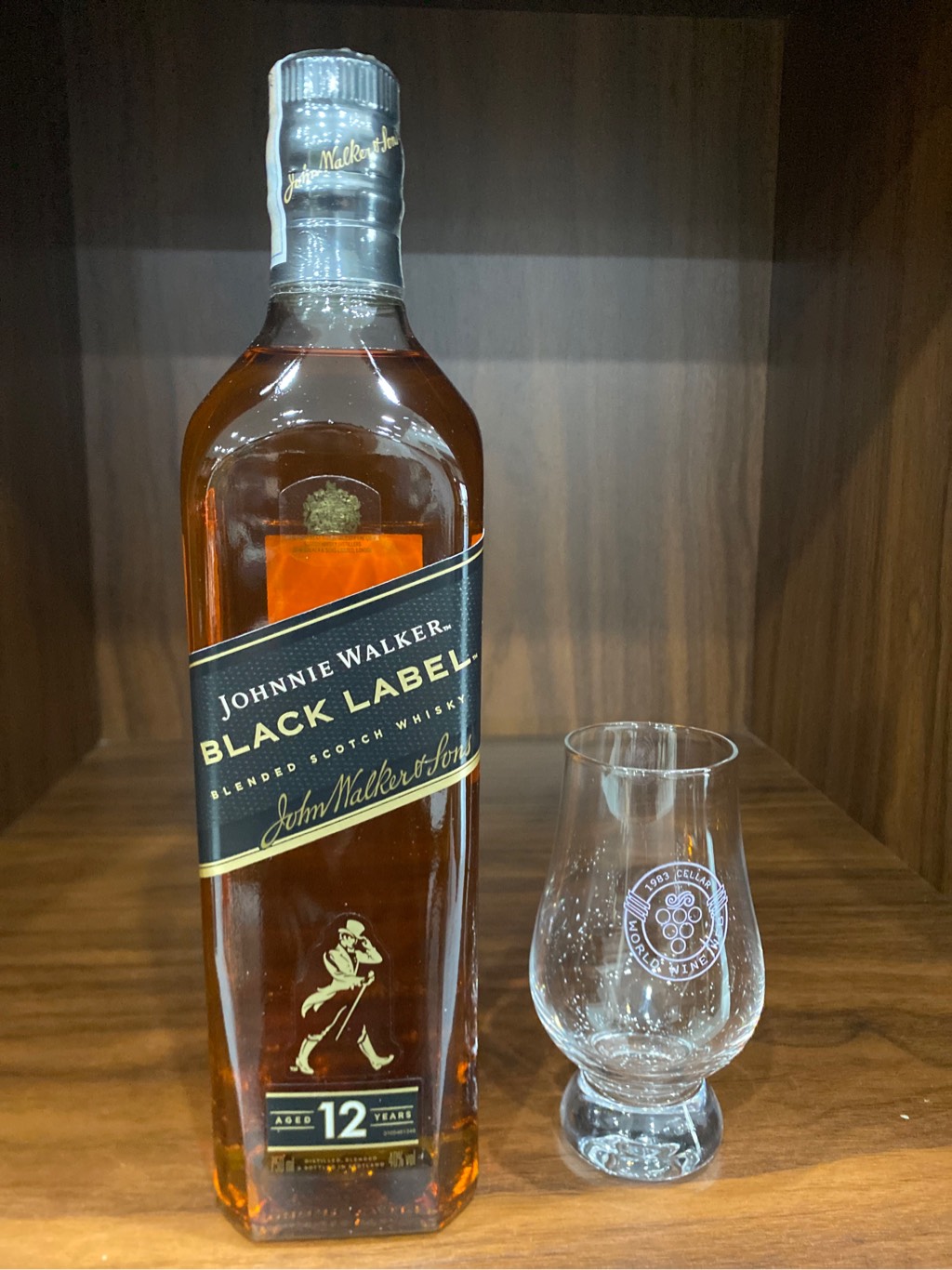 Rượu Johnnie Walker Black Label 12y
