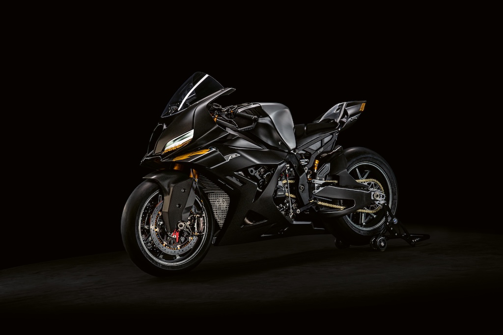 Vừa được nâng cấp nhẹ vào năm ngoái, superbike BMW S 1000 RR đã được