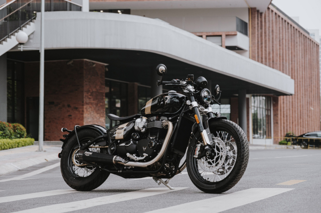Tuyệt phẩm Custom giới hạn Bonneville Bobber TFC 2025 đã ra mắt tại Việt Nam