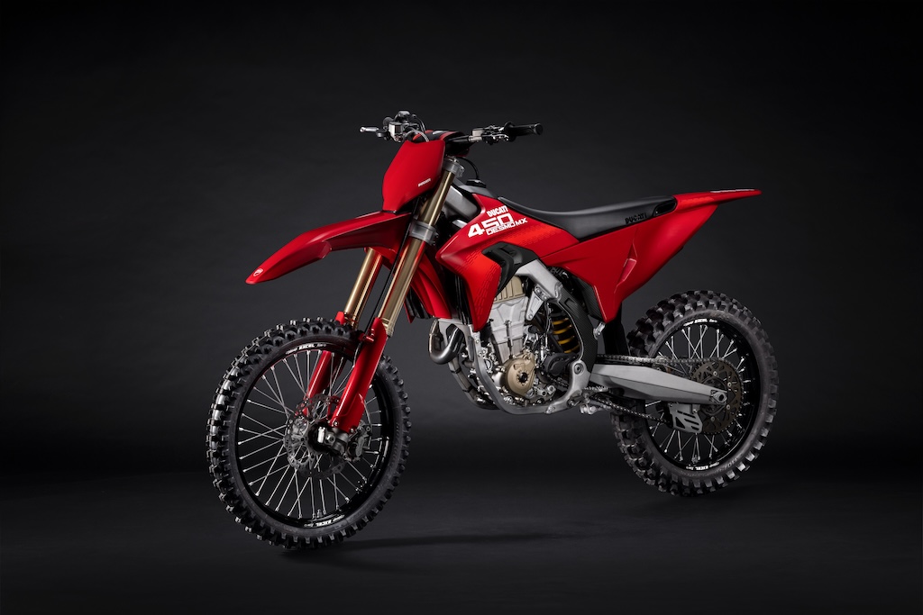 Lần đầu tiên trong lịch sử, Ducati làm