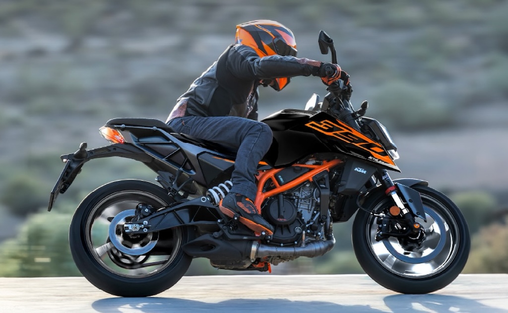 Đã nhiều công nghệ bậc nhất phân khúc, KTM 390 Duke 2025 còn vay mượn thêm 1 hệ thống từng chỉ có trên các mô tô