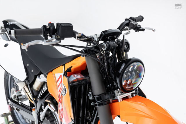 KTM 525 EXC độ của Mule Motorcycles đúng chuẩn 'Quái Thú' Flat Tracker đầy cá tính và độ tinh xảo