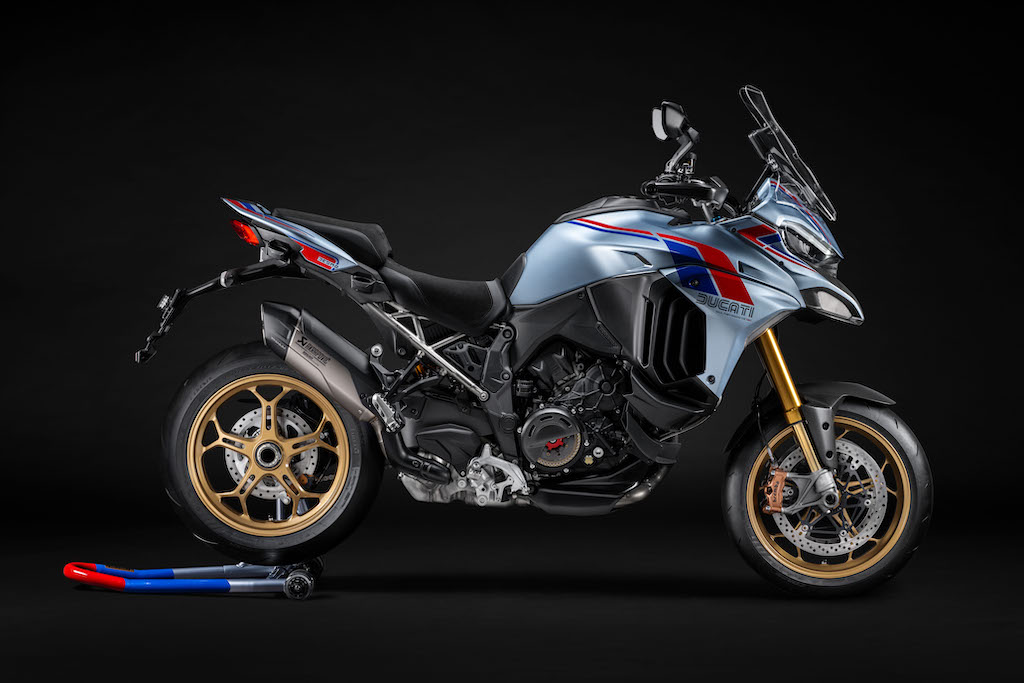 Mang màu sắc gợi nhớ Honda CB1000R+ Limited Edition, Ducati Multistrada V4 RS 100 lại kể câu chuyện về một huyền thoại công nghệ của hãng