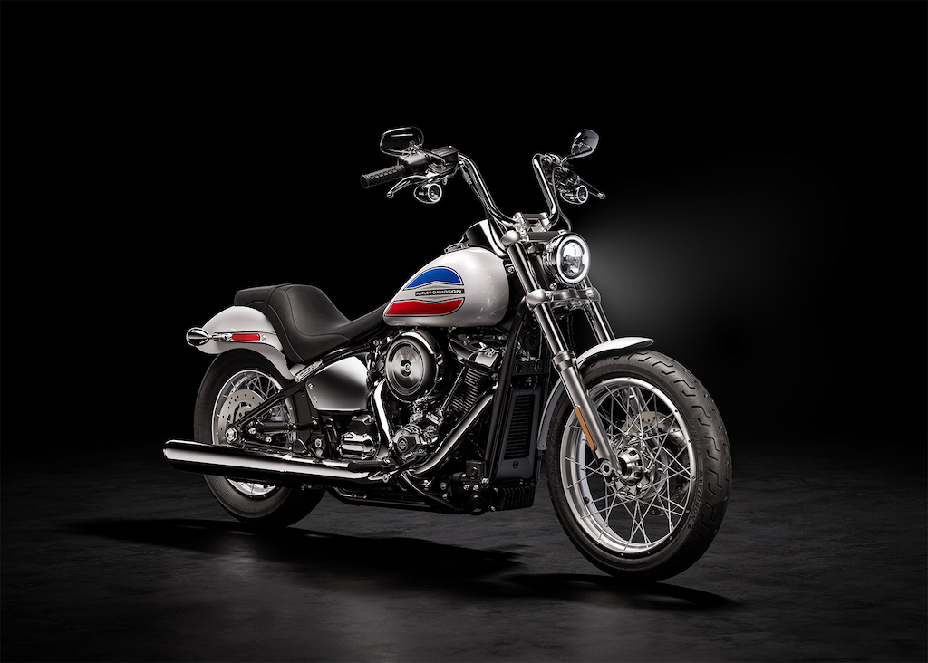 Từng góp phần đưa Harley-Davidson vượt qua giai đoạn khó khăn, huyền thoại Super Glide trở lại dưới dạng bản đặc biệt của Street Bob