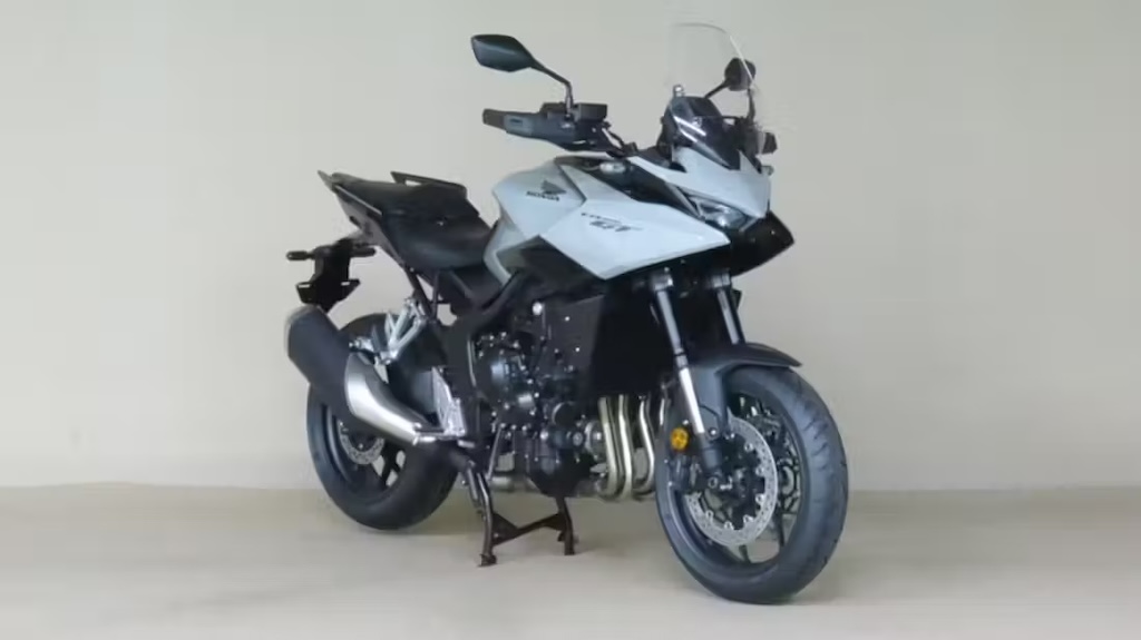 Thích xe mạnh như CB1000 Hornet nhưng muốn đi 