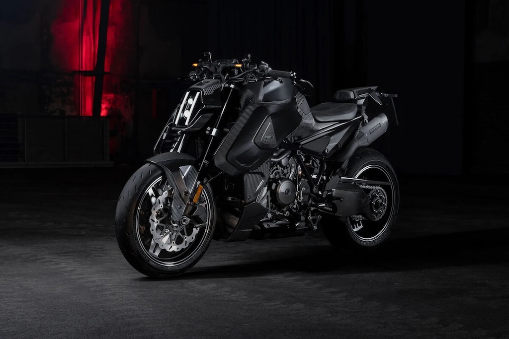 Không tham gia EICMA 2025, KTM vẫn gây 