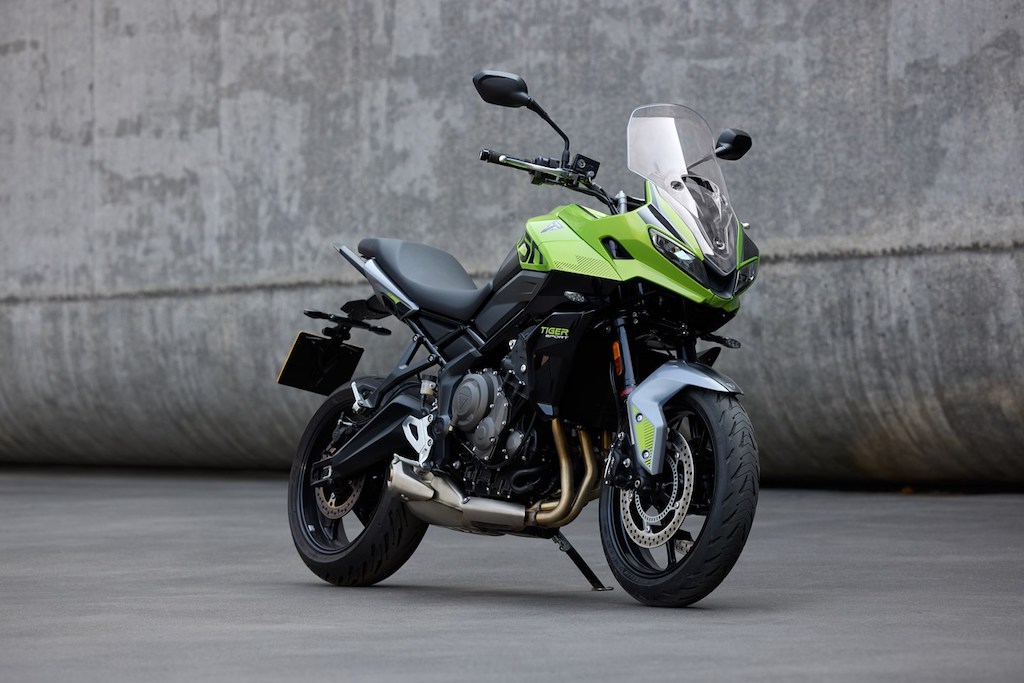 Nối bước đàn anh 800cc vừa ra mắt tháng trước, tới lượt sport adventure Tiger Sport 660 có các nâng cấp tương tự