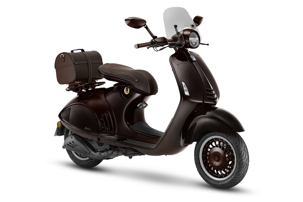 Đón năm Bính Ngọ, Vespa bổ sung bản Horse vào bộ sưu tập 946 12 con giáp