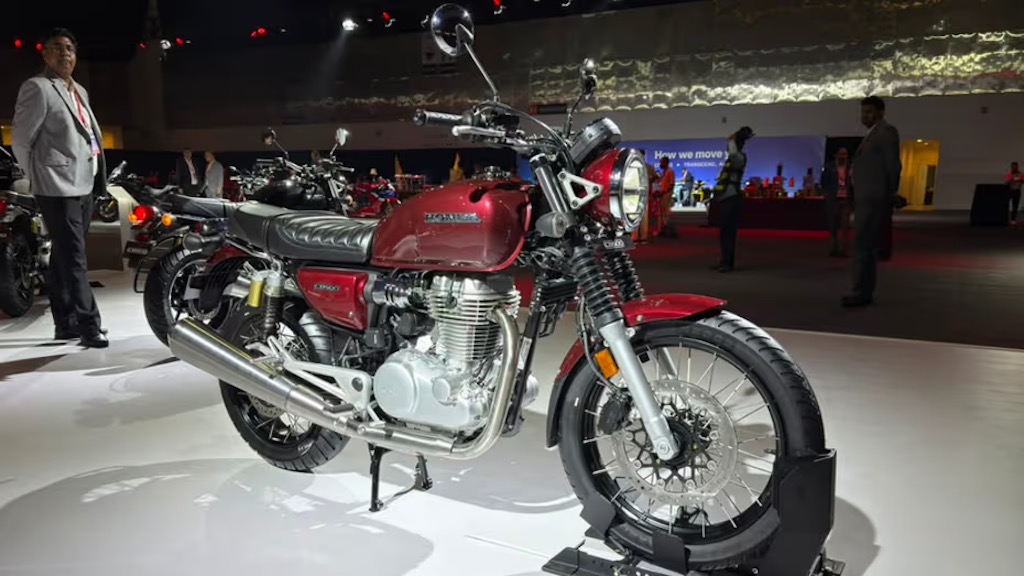 Mê dáng cổ điển của Honda CB350 H’Ness nhưng muốn máy khỏe hơn? Honda vừa tung ra lời giải với CB500 mới
