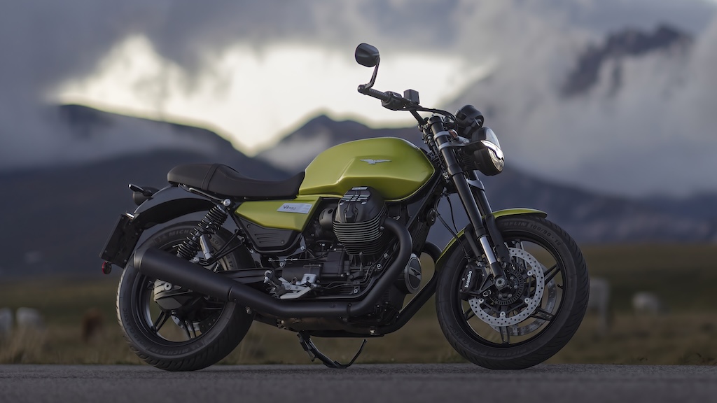 Triumph vừa làm mới Speed Twin 900, Moto Guzzi