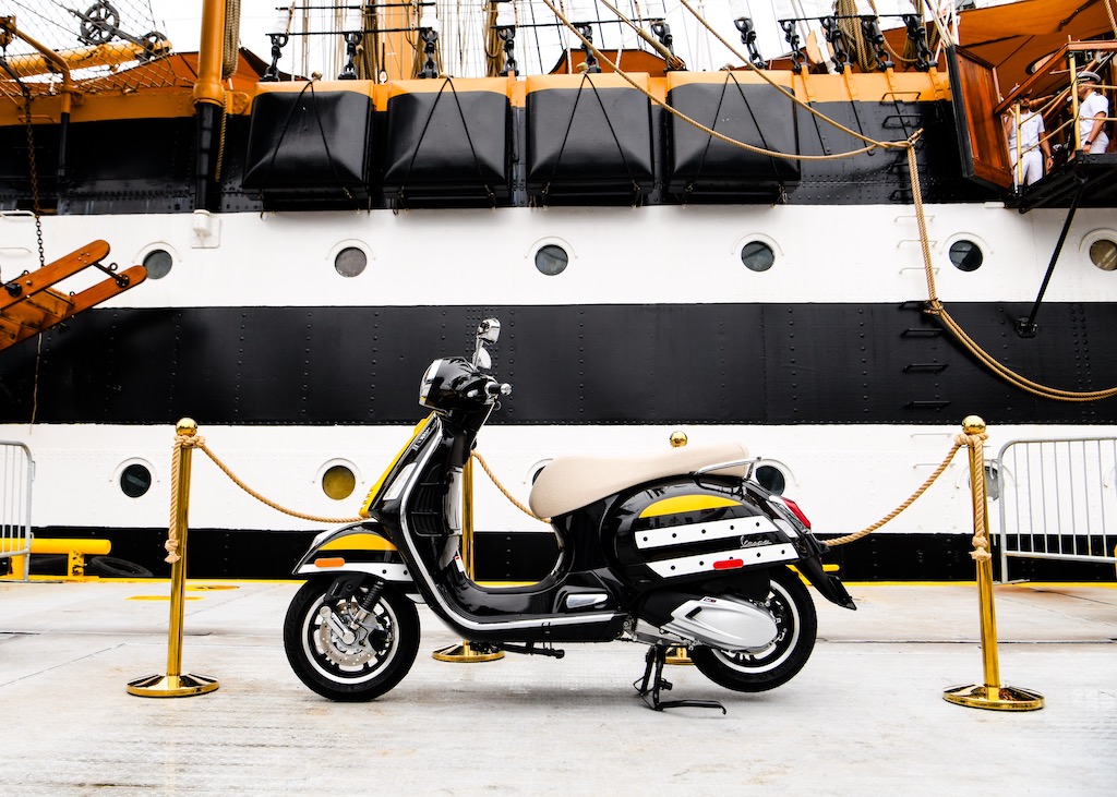 Chưa đầy một tháng, Vespa GTS 310 tiếp tục trình làng thêm phiên bản đặc biệt mới lấy cảm hứng từ huyền thoại hàng hải Ý