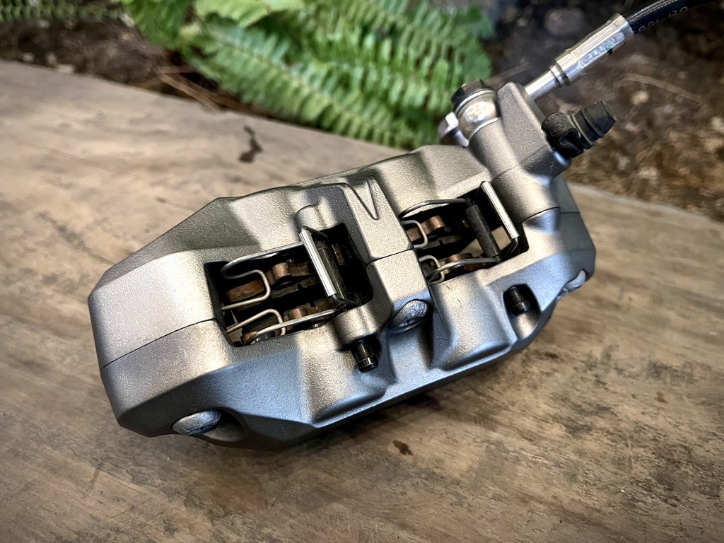 Combo phuộc & heo dầu BREMBO - TRIUMPH SPEED TWIN 900