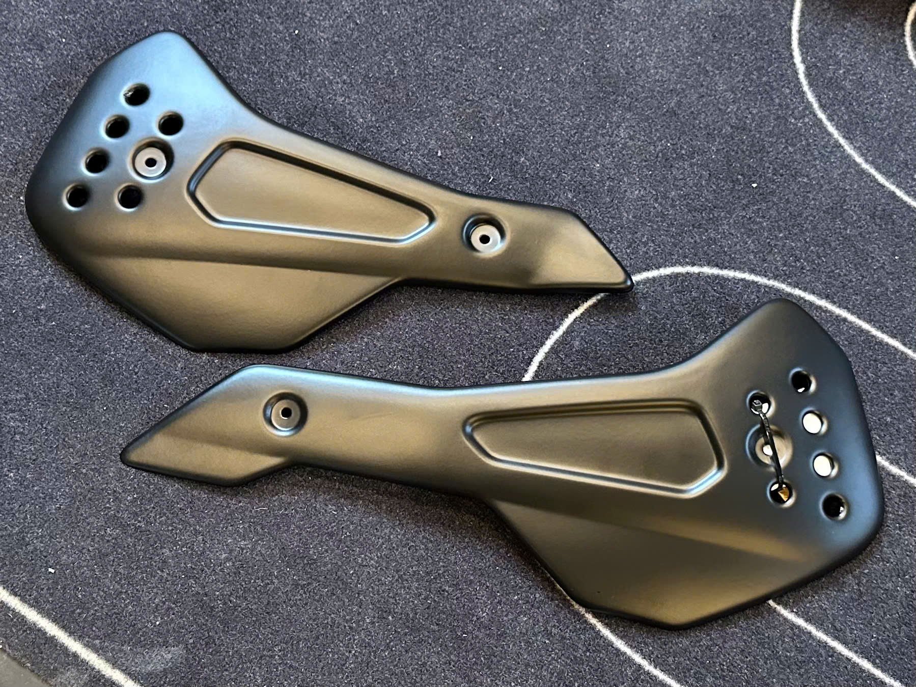 Ốp gầm Triumph Trident 660 - 673