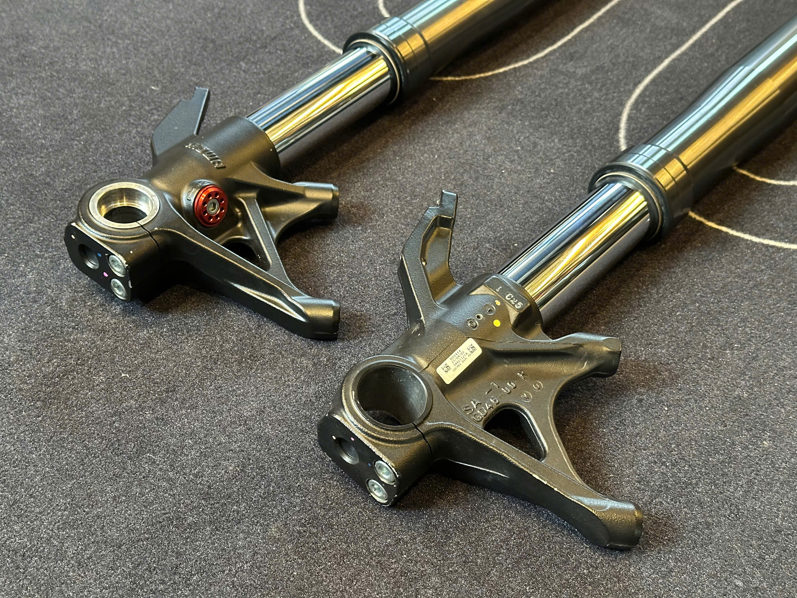 Phuộc Showa chân 100mm - 672