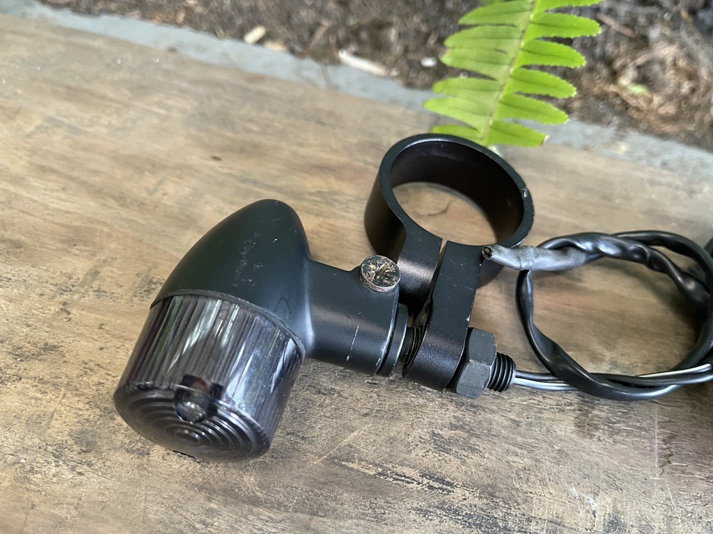 Đèn Signal DAYTONA tình trạng 80%