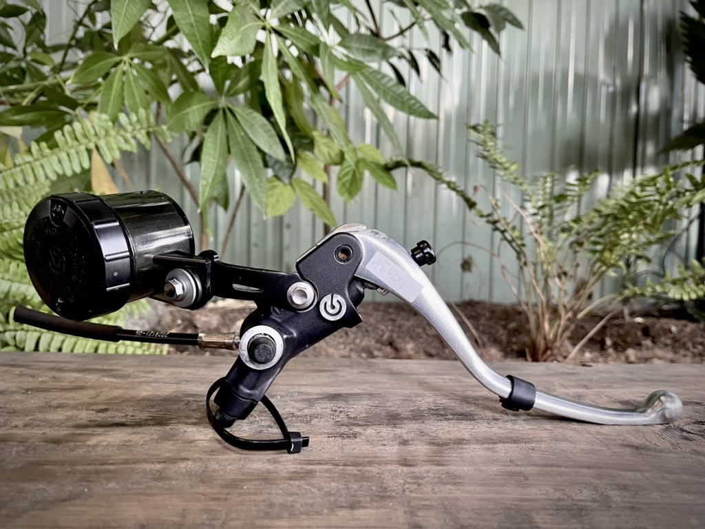 Cùm thắng BREMBO tháo xe - TRIUMPH THRUXTON tình trạng 80%