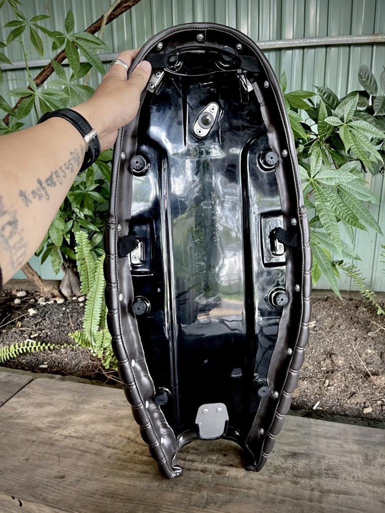 Yên liền CRAFTON ATELIER - TRIUMPH SCRAMBLER 1200 tình trạng 90%