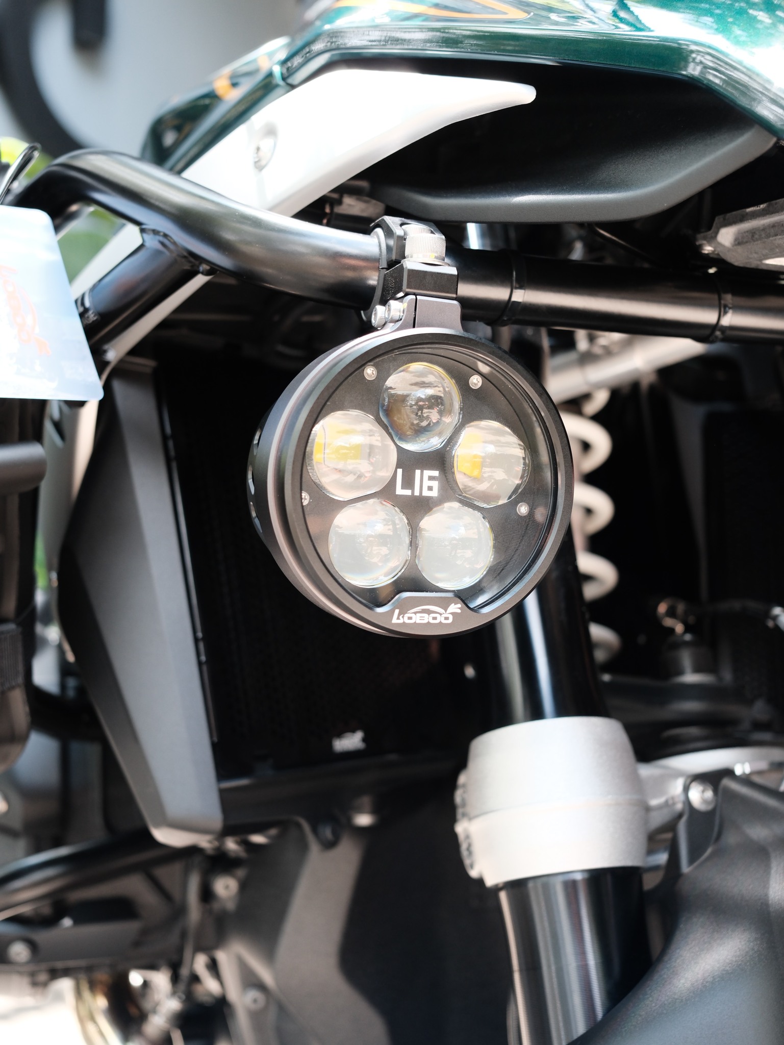 Cặp đèn trợ sáng Loboo L16 - 602KG