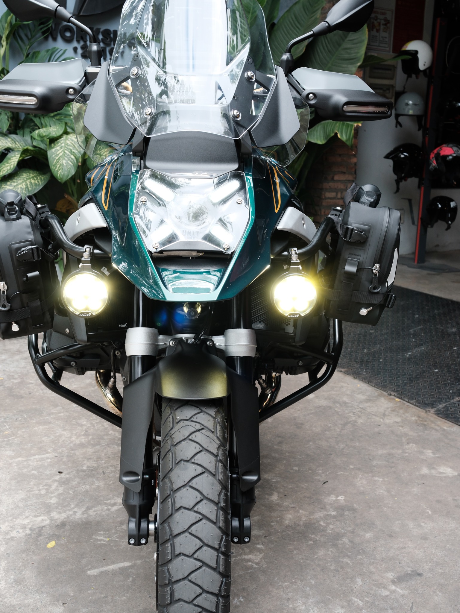 Cặp đèn trợ sáng Loboo L16 - 602KG